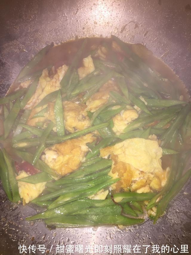 2把干挂面,1碗料汁,也能分分钟做“焖面”,家人都爱吃