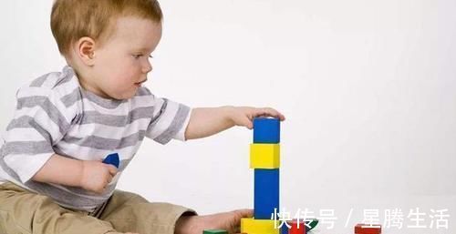 婴儿|9个月婴儿紧握拳头,奶奶发现有问题带去医院检查,医生:来晚了