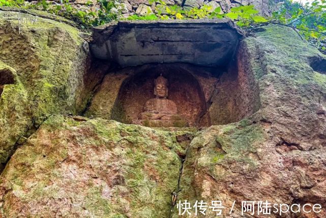 结跏趺&宝石山上的摩崖造像本是经典,奈何现在有几座却被“补”成了笑话