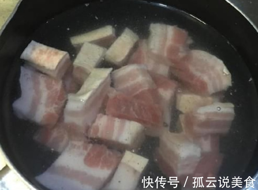 秋冬季节，怎么能少得了此菜不仅营养丰富，营养均衡！