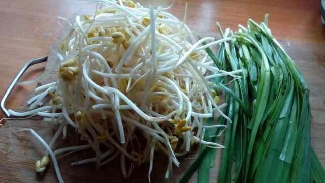 鲜香|好吃不贵的鸡蛋炒粉条,鲜香味美,不坨不粘锅,新手也能轻松学会