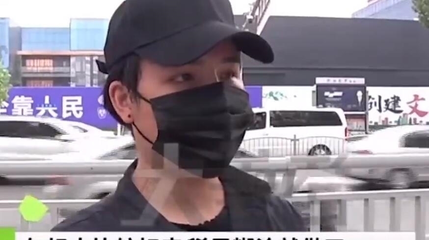 丰胸手术 男子去做面部整形结果最终成了丰胸手术:因为好奇糊里糊涂就做了