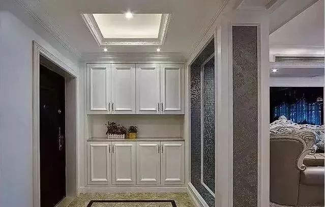 玄关|门口只放个鞋柜好浪费!装一个柜子实用得很!