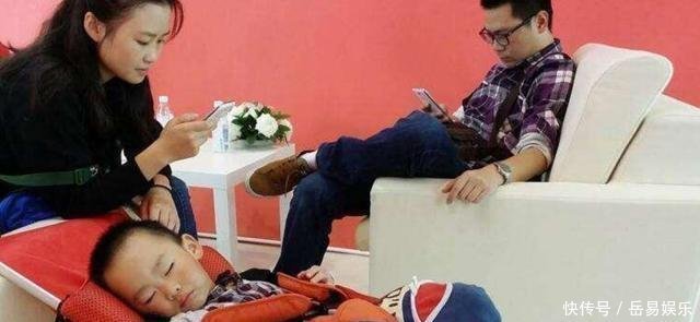 老爸|为了让儿子戒掉游戏,父亲买号在游戏中追杀儿子,网友:硬核老爸