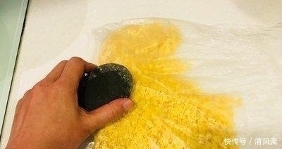 巧克力饼干别再买着吃了,不用水不用油,而且不用烤,在家就能做