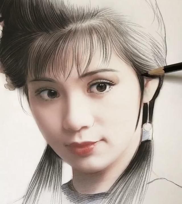 画家&她画30幅彩铅画,获赞3000万,网友羡慕,专家:全靠打印机