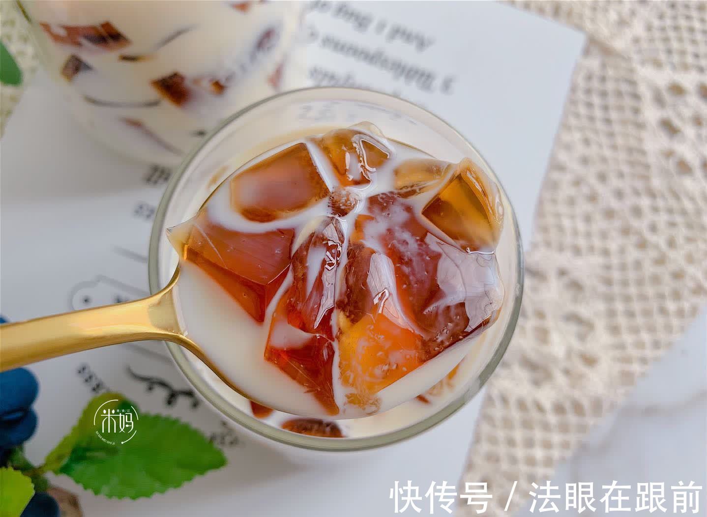 乌龙茶叶|夏天最爱的饮品，店里买一杯要20块，自己做，成本8块钱全家喝饱
