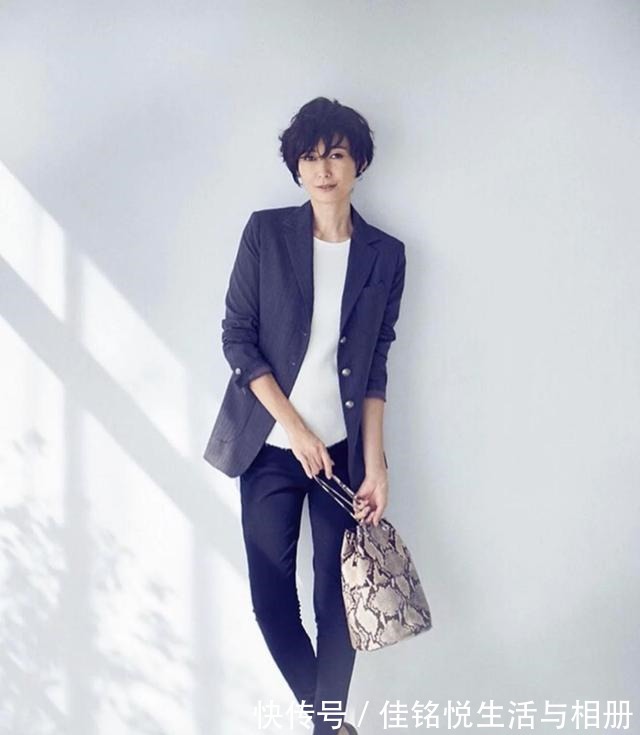 秋冬 日系穿搭也可以没有大衣,“日系辣妈”穿搭思路,教你这样美!