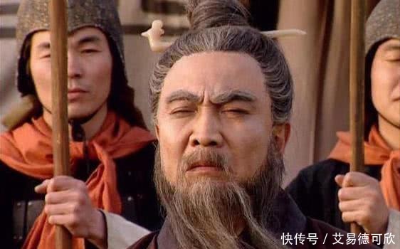 孔融以孝闻名,被曹操以不孝满门抄斩,7岁小女死前说出千古名句