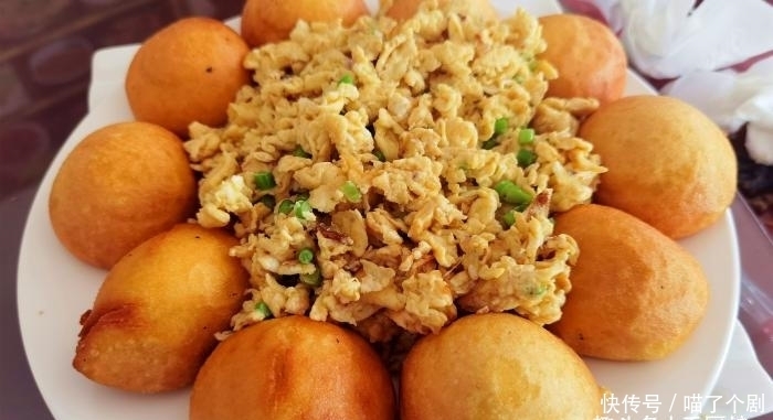 朋友圈|父亲过寿,5个闺女来祝寿,一桌饭菜在朋友圈火了,网友:真有福