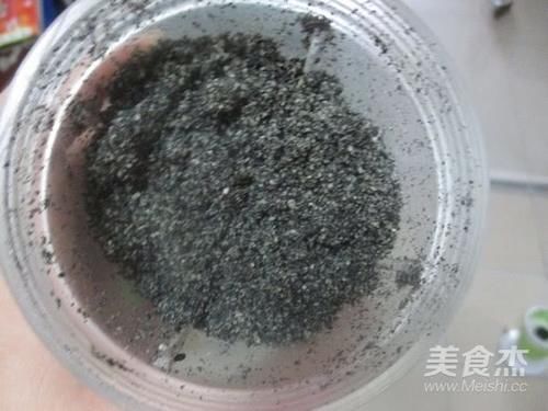 白发|白头发增多，医生推荐多吃它，隔三差五吃2次，白头发慢慢变黑了