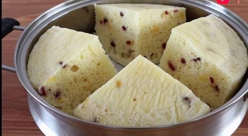 家庭必备发糕蒸蒸日上,教你最懒的做法,松软香甜不沾牙!