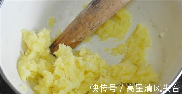 一日三餐|三伏天，吃肉不如吃土豆，教您一个好吃的做法，家有孩子多试试！