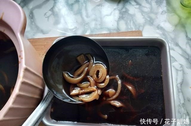 它价格比猪肉低,10块钱做一盆切切就上桌,看到最后果然是简单