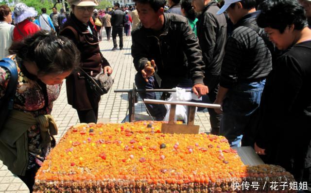 街头|曾经切一刀能让人直呼上当的切糕，为何现在看不到了