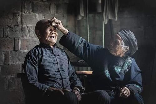 常回家看看|人到晚年，子女和金钱哪个养老更靠谱？听听这位老人现身说话