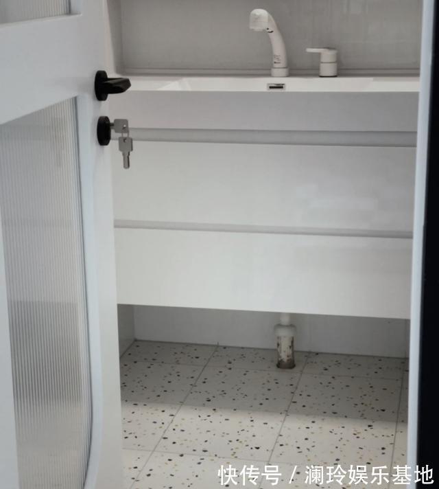 磁吸轨道灯|7个“毁颜值”的家装设计,但凡出现,这个家就与好看无缘了