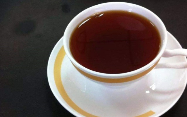 体内湿气|女人湿气重易变胖，经常喝3种水，常做2件事，祛湿气，缓解大肚腩