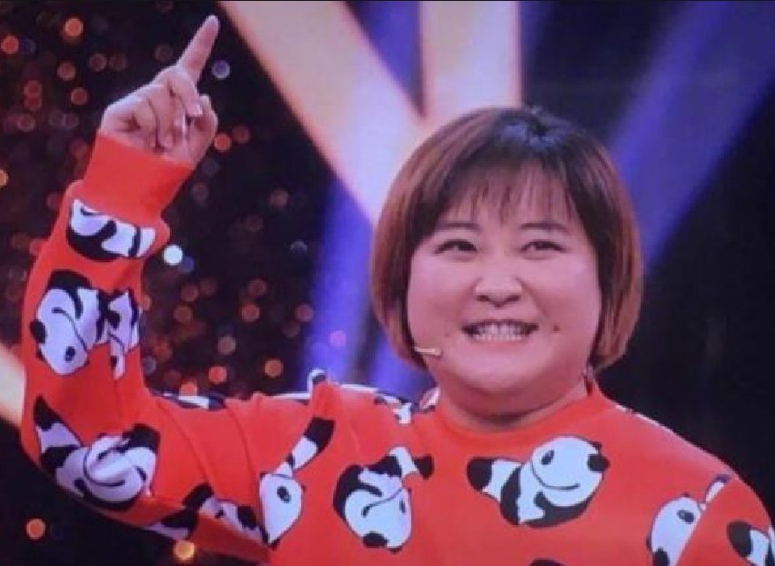 最不务正业的四位明星,前三位都饱受争议,唯独她频繁亮相综艺却不被讨厌!