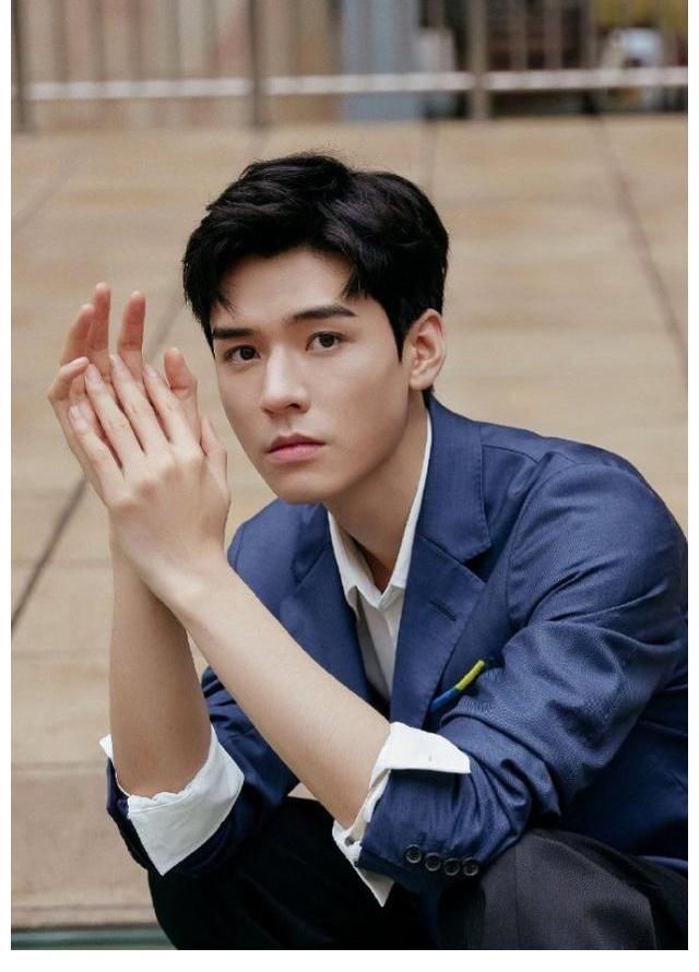 路透|中餐廳周也龔俊兄妹情不減，丁真干活踏實(shí)，黃曉明太沒存在感