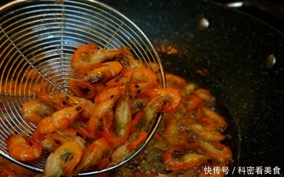 油煎辣椒虾的方法是必须的,无论是酒还是饭!