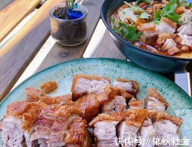 猪皮|家庭式粤式脆皮烤肉，金皮酥去渣，真是鸡儆猴的烤肉店