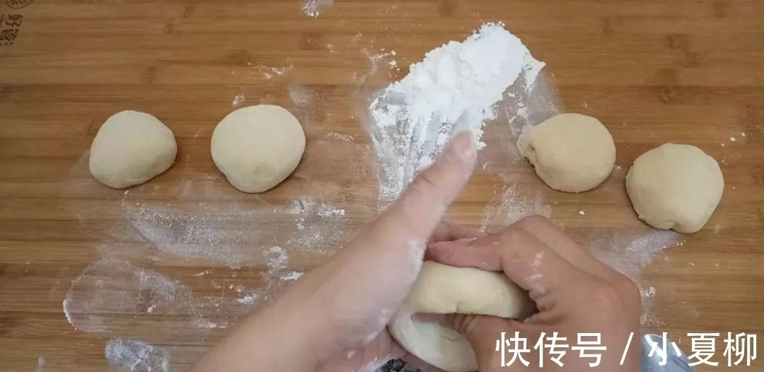 4勺红糖, 1斤面粉, 不用烤箱比面包油条都好吃, 30岁的我头一次吃