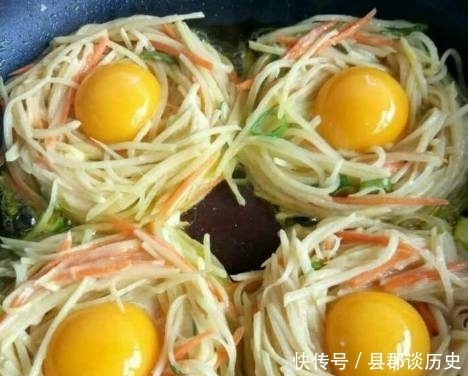 营养又鲜美的土豆胡萝卜丝饼!早餐不用再到外面买!