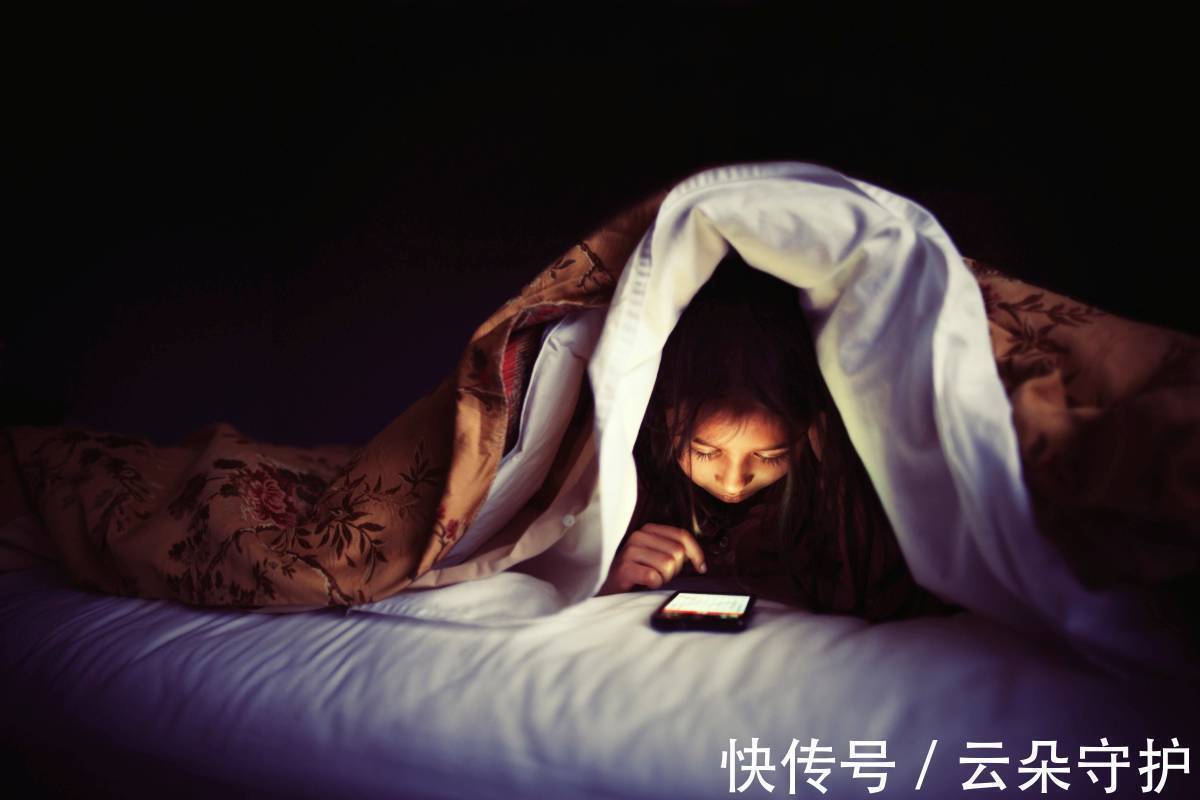 家长|青少年沉迷手机的危害到底有多大?每一位家长都应该看看|云朵守护
