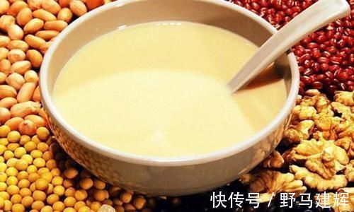 好吃|“人老腿先老”，膝盖老化多吃钙片？不如吃“3物”，好吃不贵