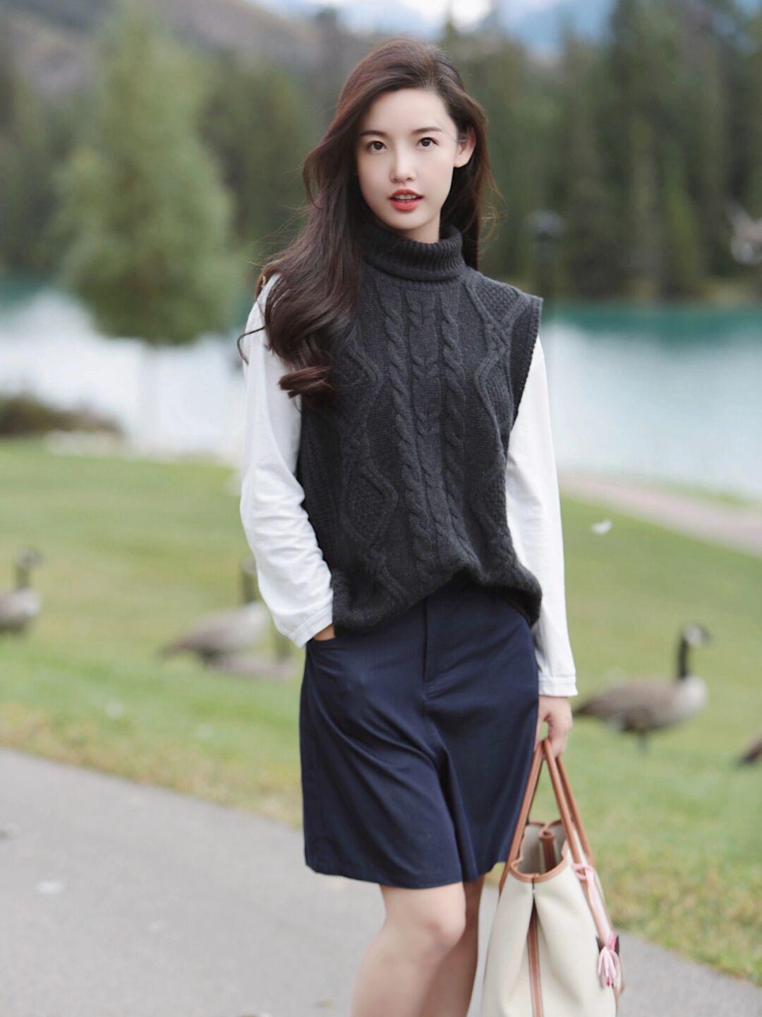 小个子|奔三奔四的女性怎么穿?“繁简结合”更时尚,太适合小个子了