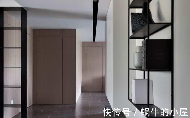 深度|简明有深度的现代三居室，用光线来辅助灰白元素，营造静好的空间