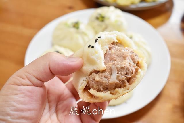 牛肉包子|牛肉包子好吃营养多，但馅儿难调，这样调馅儿不硬不柴，鲜嫩汁多