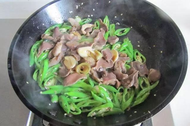 翅膀|鸡肉最美味的部分其实是它,而不是它的腿或翅膀