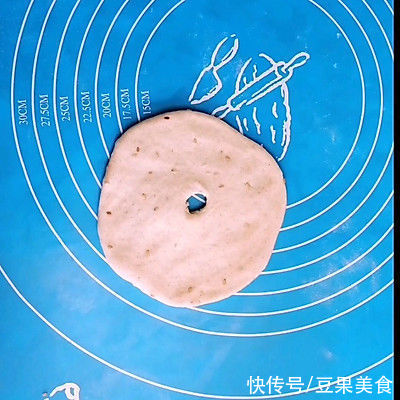 炸油饼|外皮酥脆,内里松软的炸油饼,有没有馋到你?