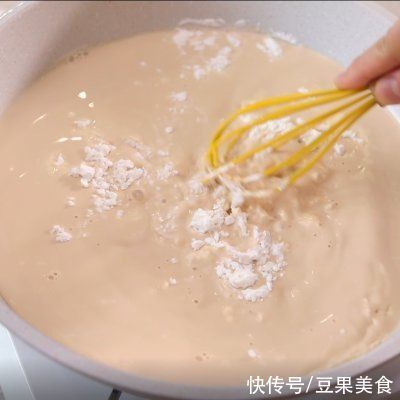 手把手教你超简单的奶茶黄金吃法！香酥诱人超过瘾的炸奶茶