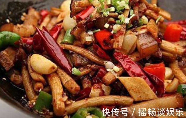 蛋黄|每天吃鸡蛋对“血压”好不好?医生:若想血压稳定,4物需少碰