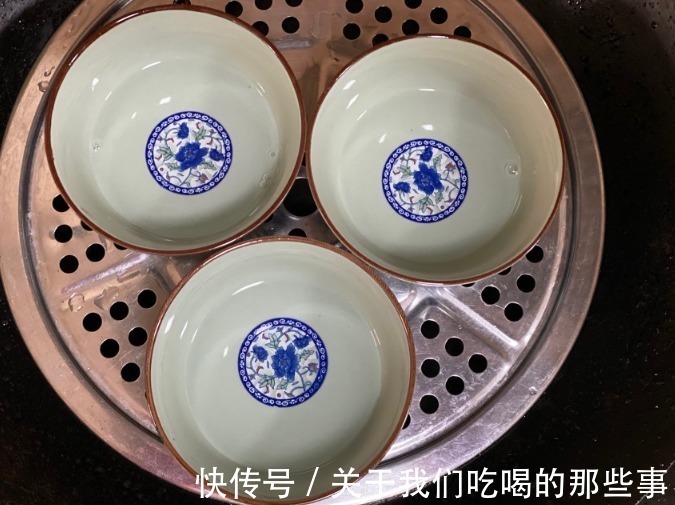 如何煮出完美荷包蛋?分享3种做法,个个圆润光滑,不散花不起沫