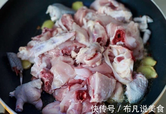 退休大厨不小心说漏嘴炒鸡肉加点它更入味，炒出的鸡肉又鲜又嫩