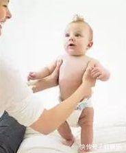 一肩|8岁男孩脊椎侧弯,只因家人常做这个动作,这个错误,90%的父母都在犯