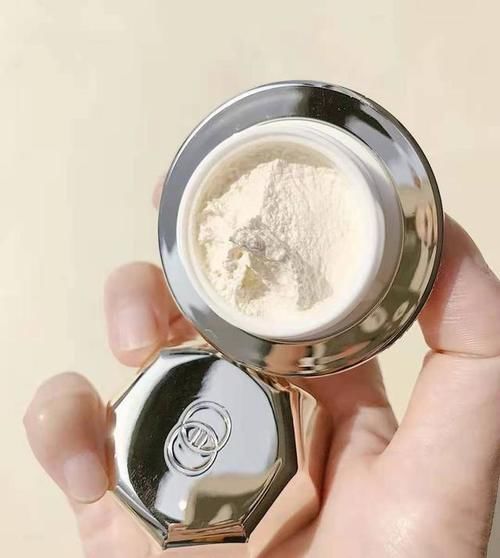 前有“王牌”面霜精华，后有冻干粉，为何后者“风更大”，真相了