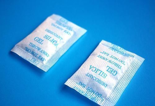 纽扣电池|6岁女孩误吞半包干燥剂,奶奶的做法让医生称赞:姜还是老的辣