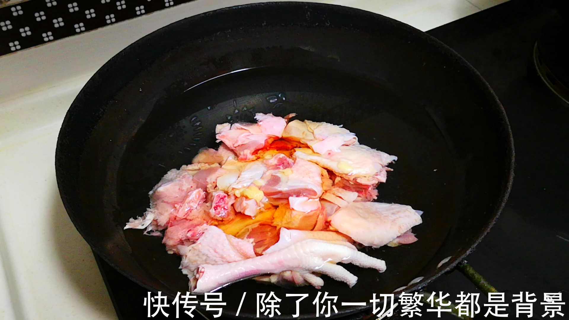 炖鸡汤时,直接下锅煮就废了,教你正确做法,鸡汤鲜美无腥味,香