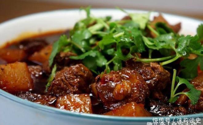 2021除夕年夜饭上桌了!妥妥的美味!酱香浓郁,香辣解馋吃得过瘾