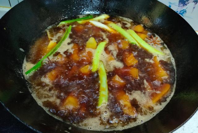 只加|爷爷用了几十年的红烧肉做法,只加四种香料,软糯入味、红亮诱人