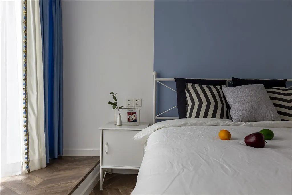 空间|130㎡现代简雅,极简无主灯的空间,简欧线条装饰,独特高级