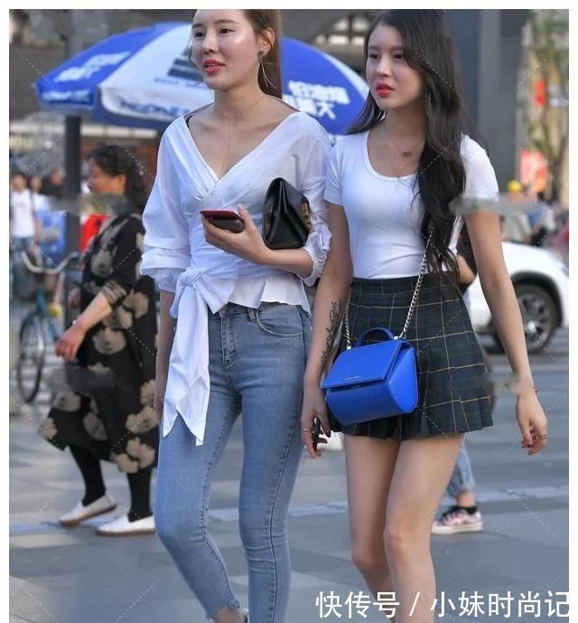 半身裙|纯白衬衫配墨蓝格纹百褶短裙,俏皮可爱,青春活泼