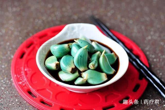 大蒜|泡腊八蒜啦,记住4个小技巧,大蒜快速变绿,又脆又香