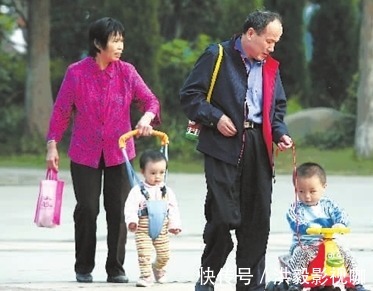 孩子|孩子4岁了,婆婆突然说“我来帮你带孩子,你每月给我2千块”