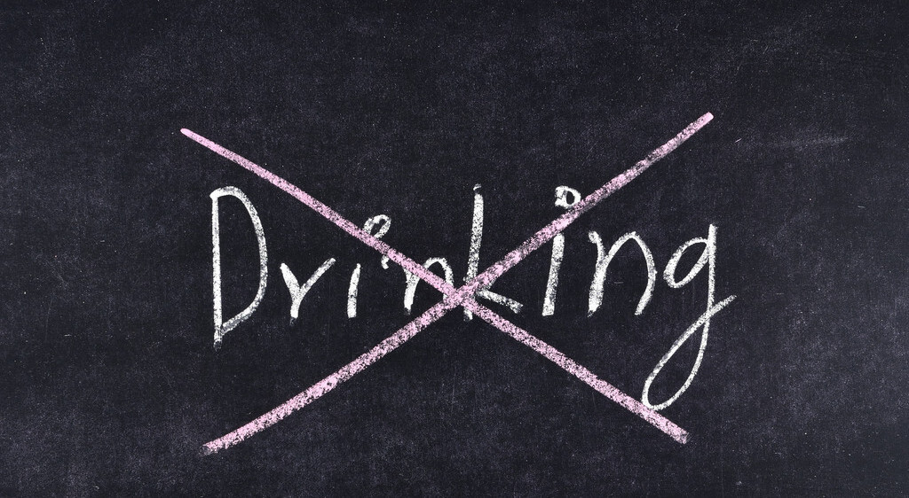 血管健康|患高血压的中老年人执意喝酒，会有什么影响本文讲解